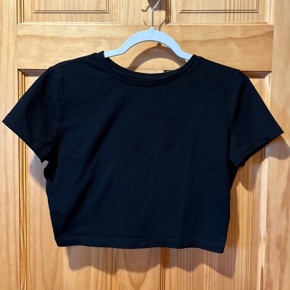 WILD FABLE Fitted CROPPED Black TEE SHIRT Size Large - Picture 1 of 8